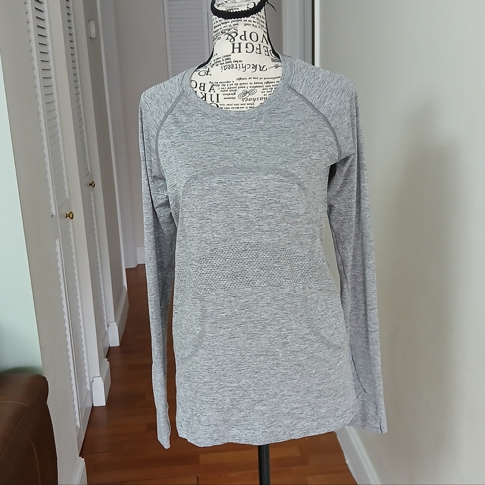 Lululemon Swiftly Tech Long‎ Sleeve Crew